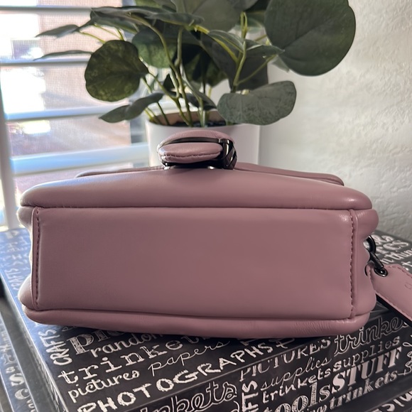 NWOT Coach Pillow Tabby 18 in Ice Purple - Picture 7 of 8